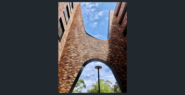 Stunning Top Floor Unit In Arkadia Apartments - Photo 1