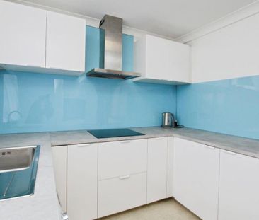 A recently refurbished large two double bedroom property. Pets cons... - Photo 2