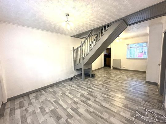 5 bedroom terraced house to rent - Photo 1