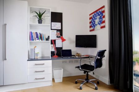 Silver Courtyard Studio, Floors 3-6 - Photo 2