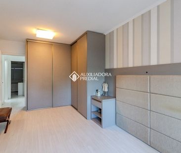 Casa com 3 quartos e 209m² para alugar em Jardim Sabará, Porto Alegre. - Foto 6