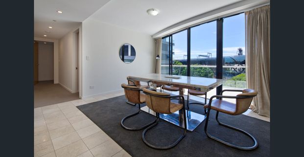 House-sized-Top level Penthouse Apartment on the Harbour! With private POOL - Photo 1