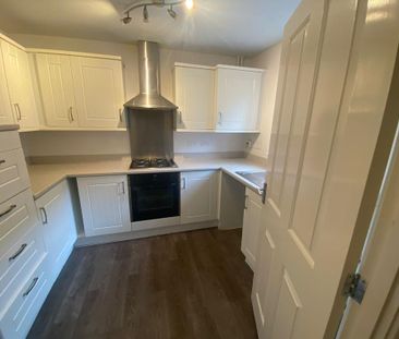 3 bedroom terraced house to rent - Photo 3