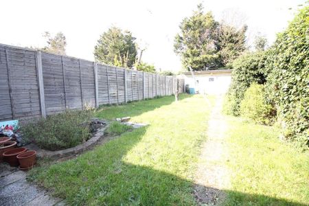 Waltham Avenue, Hayes - Photo 4