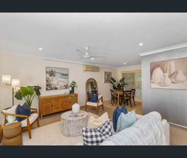 Family Home in Greenwood Estate! - Photo 3