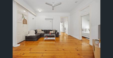 Charming Windsor Character Home - Photo 3