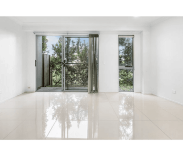 Classy & Modern Townhouse - Overlooking Park Land - Photo 4