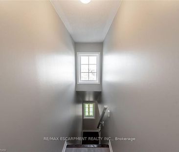 For Lease - 626 Taylor Crescent, Burlington, Ontario - Photo 6