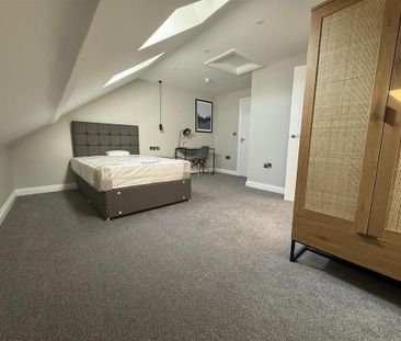 1 bedroom in a house share to rent - Photo 2