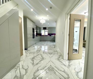 5 bedroom semi-detached house to rent - Photo 1