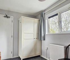 Crosfield Court, Cambridge, CB4 - Photo 4