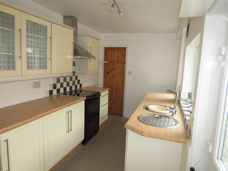 3 bedroom terraced house to rent - Photo 5