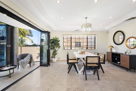 Luxury Family Residence In Prime Bexley Location - Photo 4