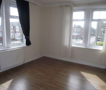 3 bedroom maisonette to rent - Photo 3