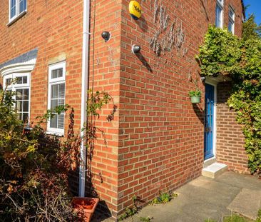 2 bedroom semi-detached house to rent - Photo 3