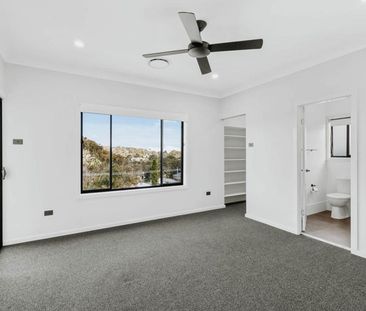 STUNNING MODERN HOME - Photo 5