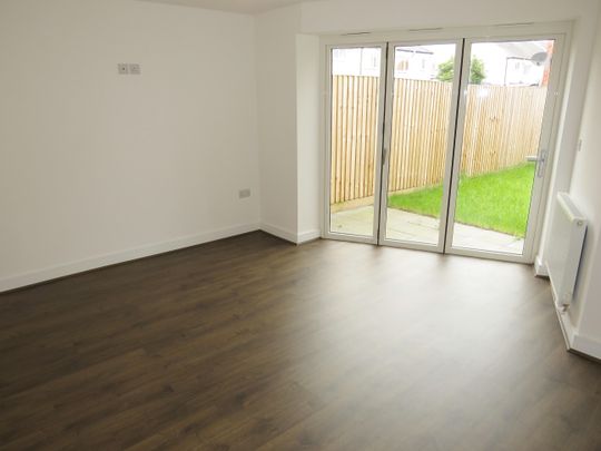 55 Station Road, Ellesmere Port, Little Sutton - Photo 1