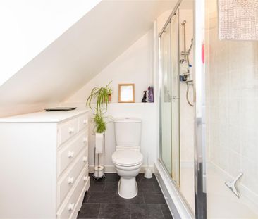 3 bed House - Semi-Detached To Let - Photo 5