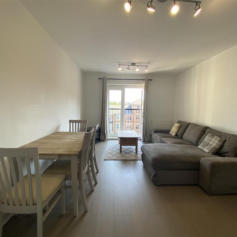 Adrian Close, Hemel Hempstead - Photo 1