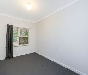 Character home in a great location - Photo 4