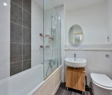 3 bedroom terraced house to rent - Photo 5