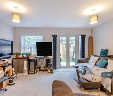 3 bedroom end of terrace house to rent - Photo 3