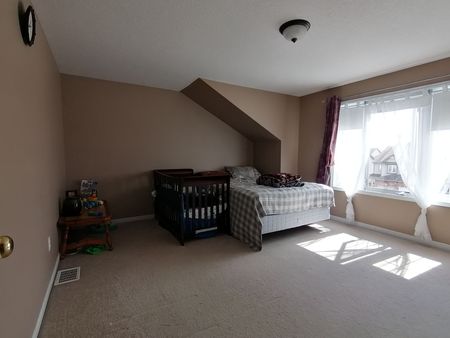 For Lease - 712 Activa Avenue, Kitchener, Ontario - Photo 3