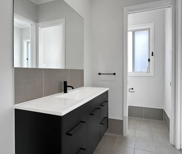 Premium Four-Bedroom Family Home in a Convenient Location - Photo 1