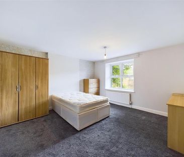 2 bedroom end of terrace house to rent - Photo 2