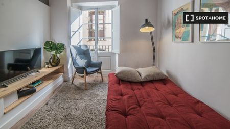 barcelona, Catalonia 08003 - Photo 2