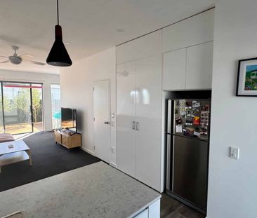 14/6 Oswald Crescent, Paparangi - Photo 1
