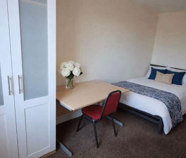 4 bed Apartment Apt 3 Ecclesall Gate - Photo 6