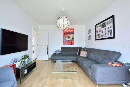 4 bedroom semi-detached house to rent - Photo 2