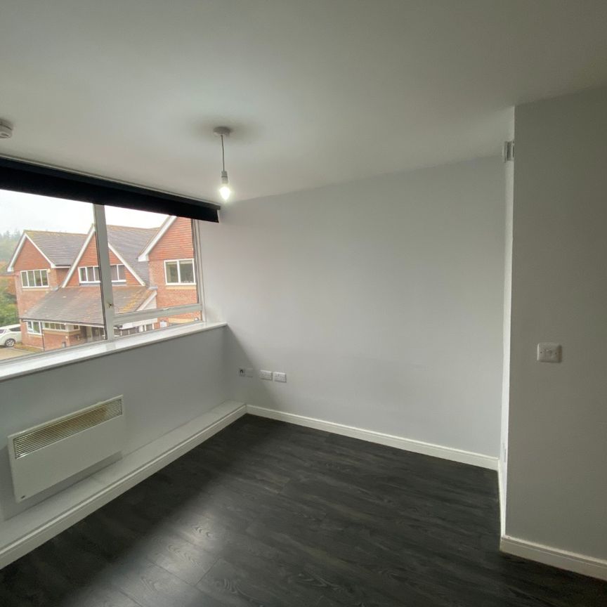 1 bed flat to rent in Stratfield House, Riseley, RG7 - Photo 1