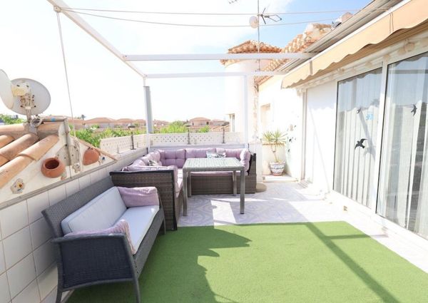 Bungalow con solarium privado en Playa Flamenca. Temporada baja.