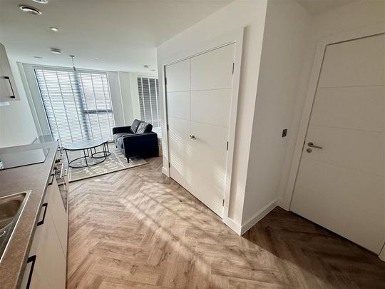 Studio to rent - Photo 1