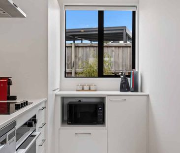 Modern 2 Bedroom, 2 Bathroom Unfurnished Townhouse - Photo 5