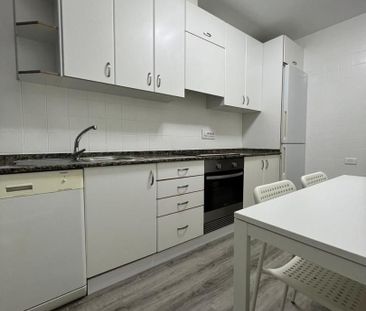 Piso de alquiler en Rúa Sánchez Calviño, 54, Zona Ultramar - Photo 1