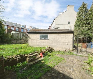 3 bedroom end of terrace house to rent - Photo 6