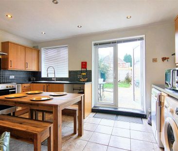 1 bedroom in a house share to rent - Photo 1