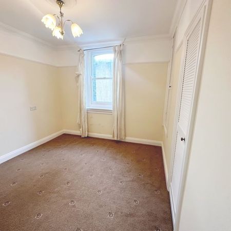 2 Bedroom Flat, The Drive, Hove - Photo 4