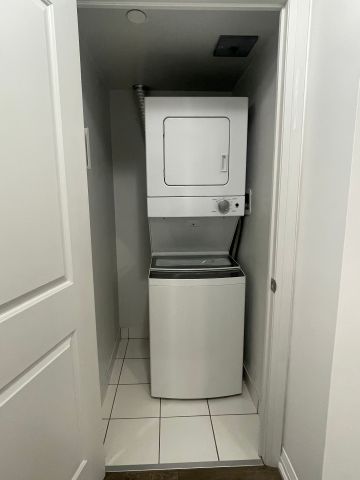 For Lease - 30 Meadowglen Place Unit# 701, Toronto, Ontario - Photo 2