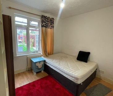 2 bedroom maisonette to rent - Photo 4