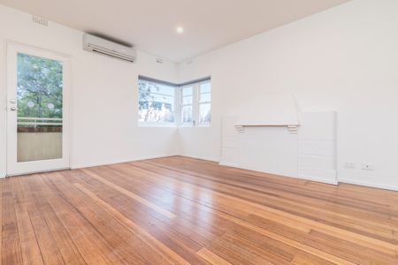 4/4 Church Square, St Kilda VIC 3182 - Photo 4