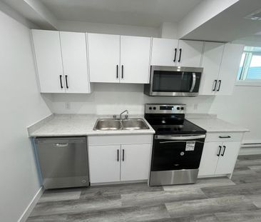 2 Bedroom Lower Unit in Kensington - Photo 5