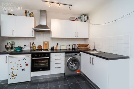 2 bedroom maisonette to rent - Photo 4