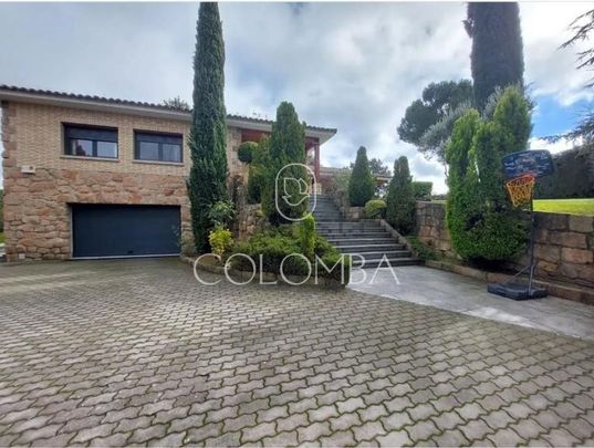 5 bedroom luxury Villa for rent in San Sebastián de los Reyes, Autonomous Region of Madrid - Photo 1