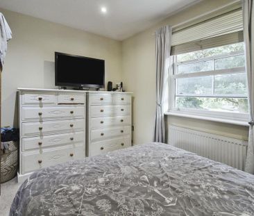2 bedroom end of terrace house to rent - Photo 3