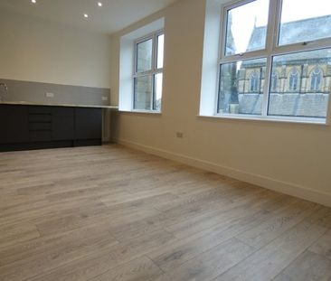 Flat 5, 10a The Rock - Photo 2
