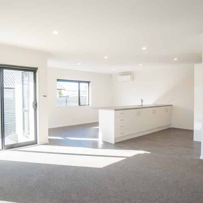 Easy Living on Tremaine! - Photo 1